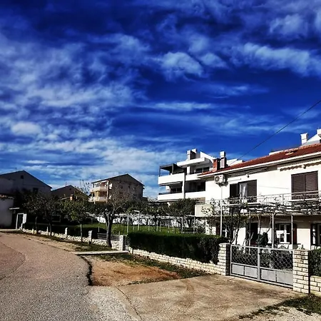 Apartments Simuni Šimuni